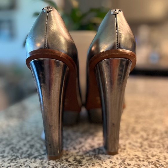 Charles Jordan Platform heels. Pewter with natural leather accents. - Picture 9 of 9
